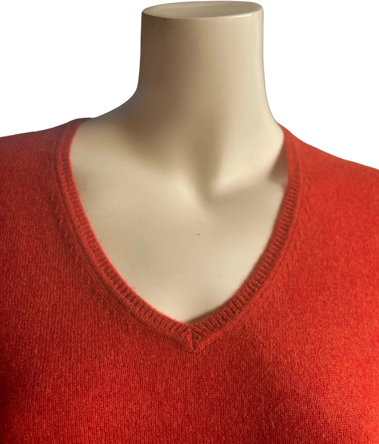100% Cashmere Long Sleeve Pullover V Neck Sweater. Comfort, Luxury,Soft Silky Texture. Essential Classic Pullover